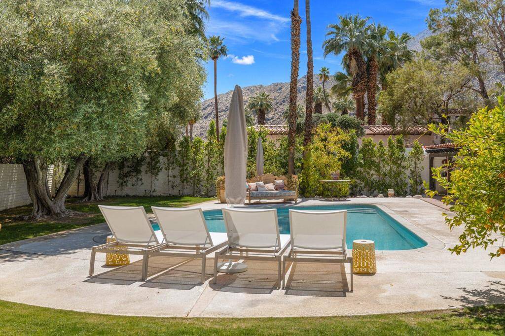 Palm Springs, CA 92262,435 W Vereda Sur
