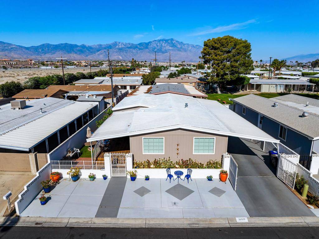 Thousand Palms, CA 92276,33577 Laura DR