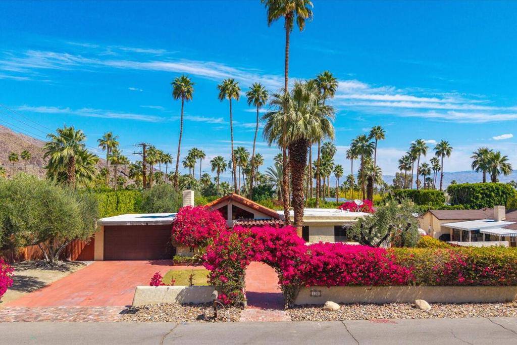 Palm Springs, CA 92264,130 W Camino Descanso