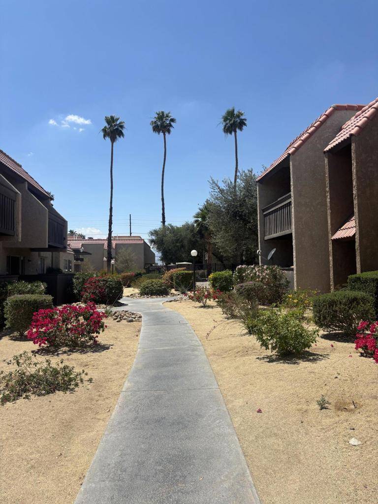 Indio, CA 92201,44260 Monroe ST #14