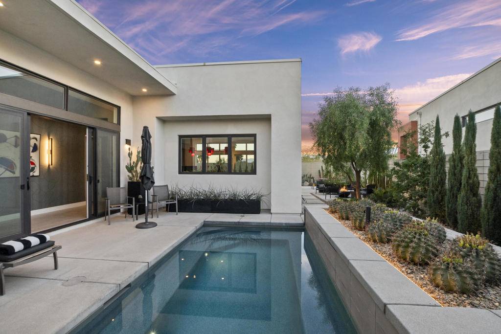 Palm Springs, CA 92262,885 Fountain DR