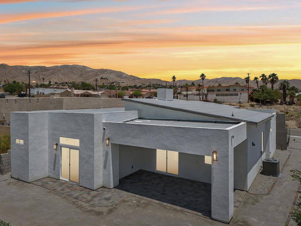 Desert Hot Springs, CA 92240,13121 Cuando WAY