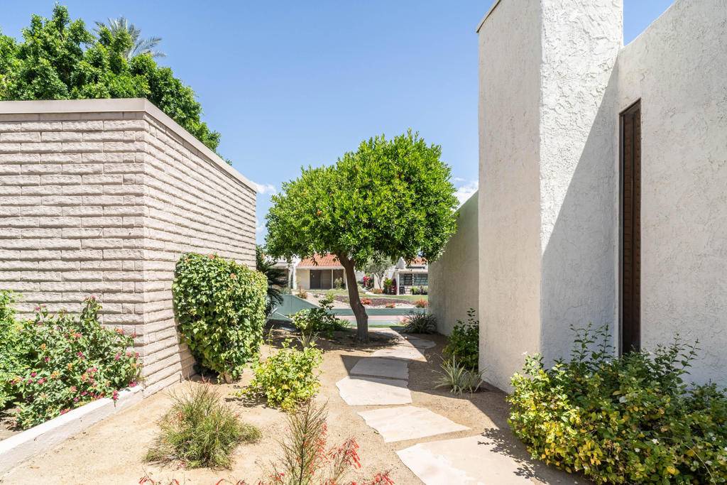 Indian Wells, CA 92210,75180 Chippewa DR