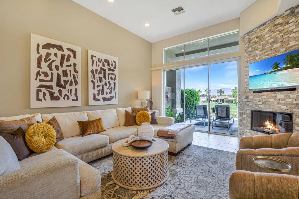 Palm Desert, CA 92211,502 Desert Holly DR