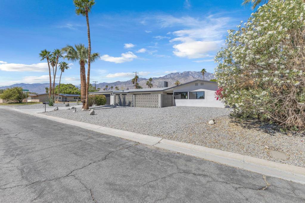 Palm Springs, CA 92262,2203 E Acacia RD N