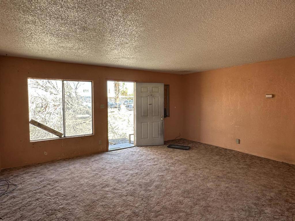 Blythe, CA 92225,17943 Blythe WAY