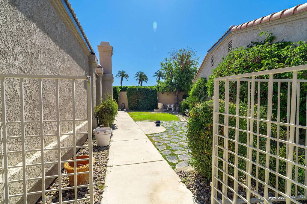 La Quinta, CA 92253,48119 Via Hermosa