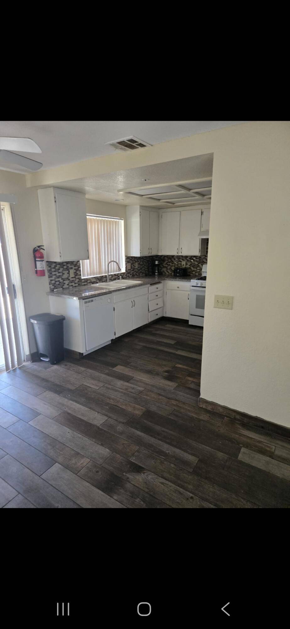 Desert Hot Springs, CA 92240,13595 Sarita DR #B