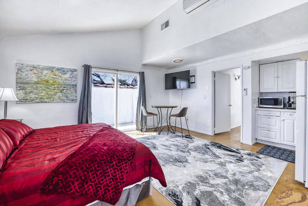 Desert Hot Springs, CA 92240,67780 Arena Blanca RD #4