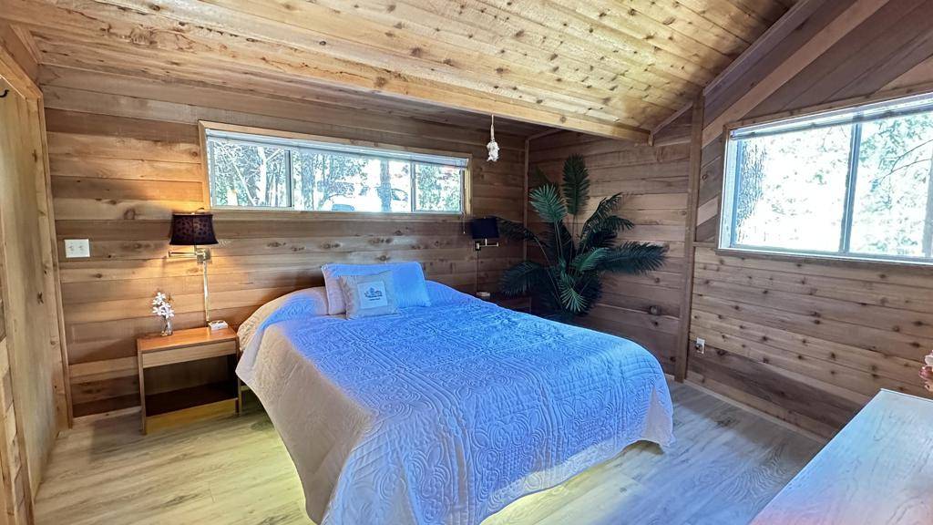 Idyllwild, CA 92549,25655 Tahquitz DR