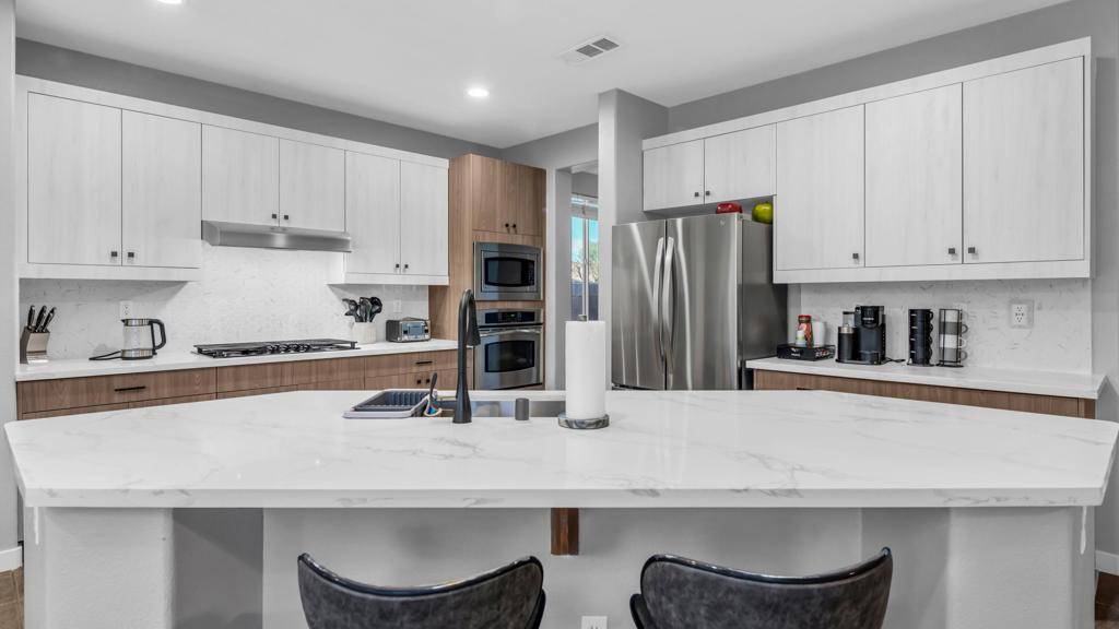 Indio, CA 92203,83454 Lonesome Dove RD