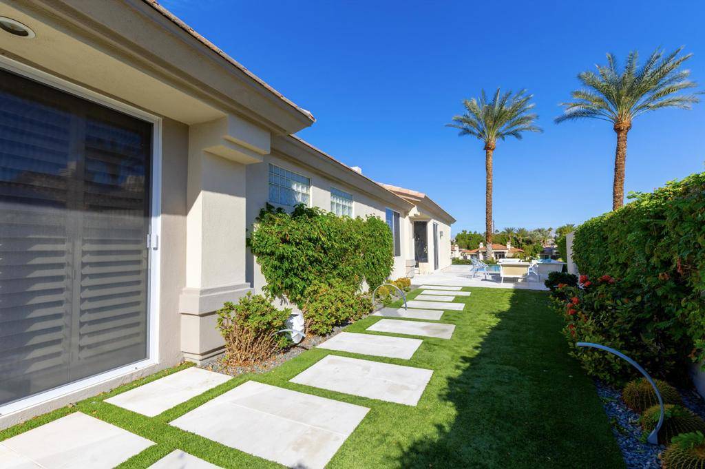 Palm Desert, CA 92211,524 Red Arrow TRL