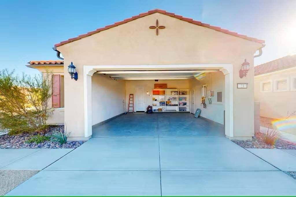 Rancho Mirage, CA 92270,23 Vintage