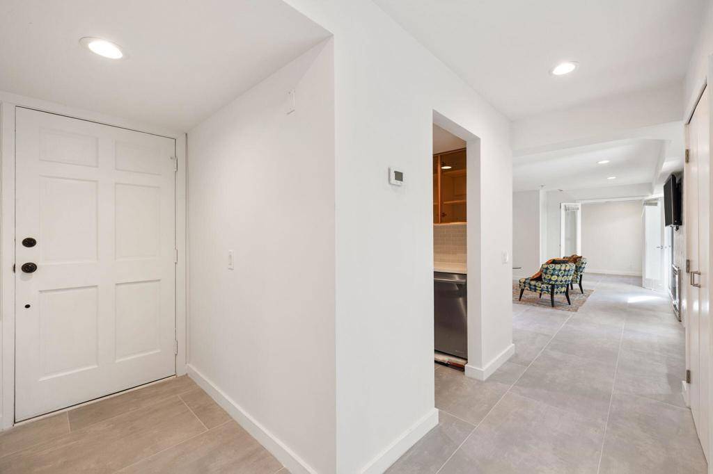 Palm Springs, CA 92262,280 South Avenida Caballeros #102
