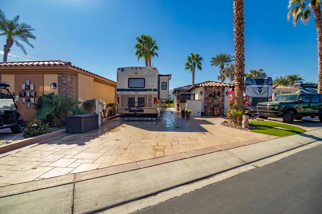 Indio, CA 92201,80501 Avenue 48 #176