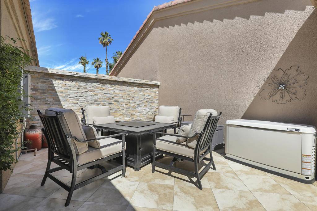 Palm Desert, CA 92211,76099 Impatiens CIR