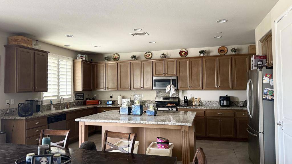 Indio, CA 92203,82781 Larsen DR