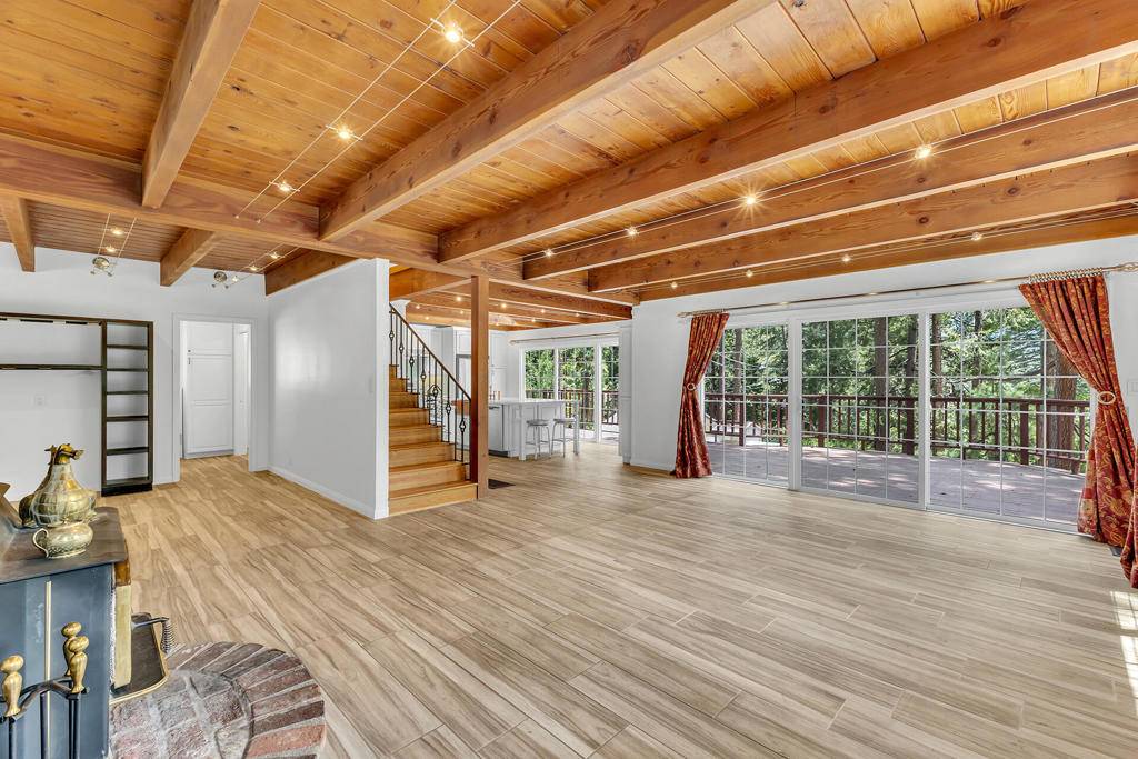 Idyllwild, CA 92549,53200 Forest Lake DR