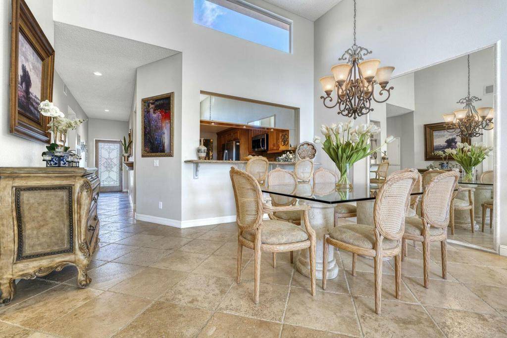 La Quinta, CA 92253,54564 Oak Tree #A107