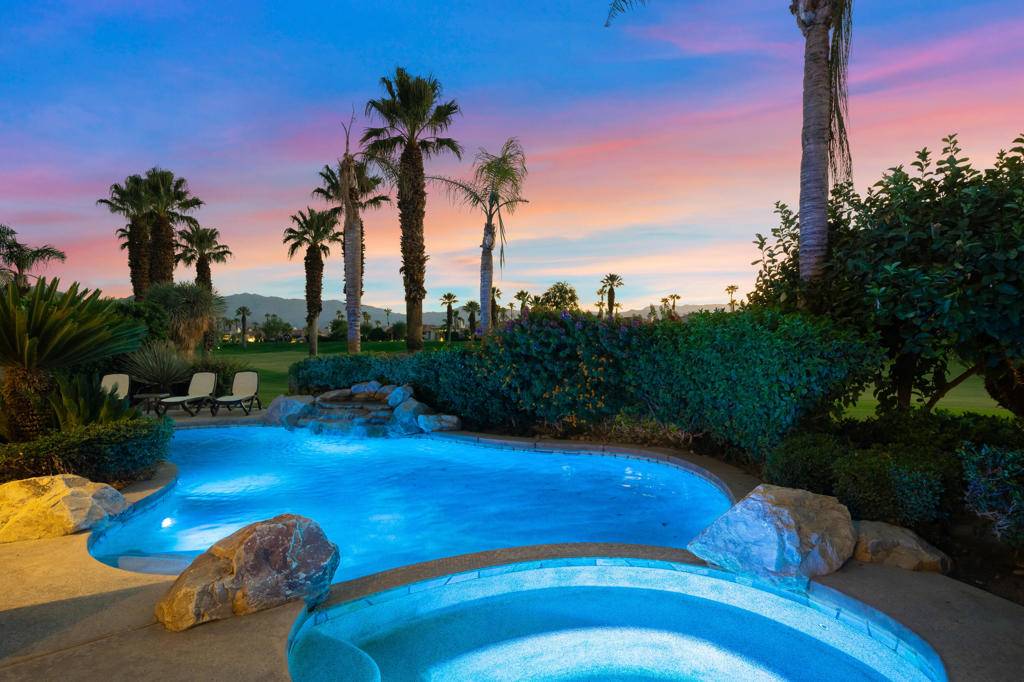 Palm Desert, CA 92211,727 Arrowhead DR