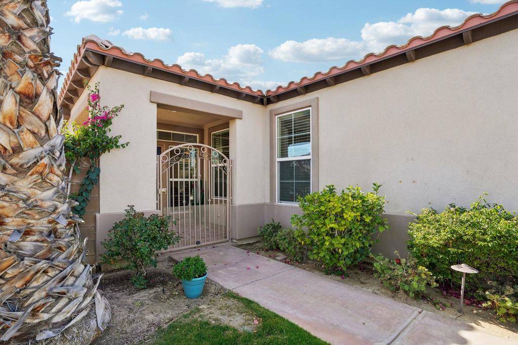 La Quinta, CA 92253,60519 Lace Leaf CT