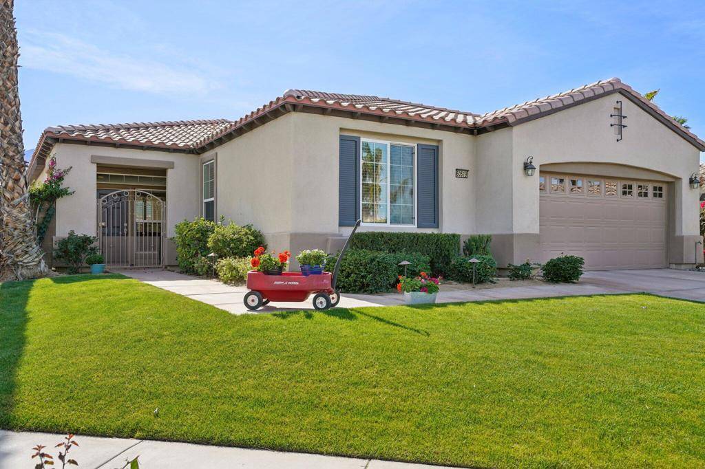 La Quinta, CA 92253,60519 Lace Leaf CT