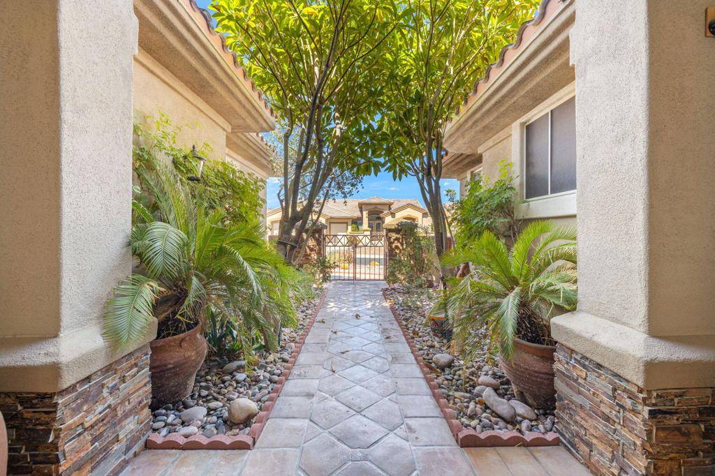 Palm Desert, CA 92211,78677 Moonstone LN