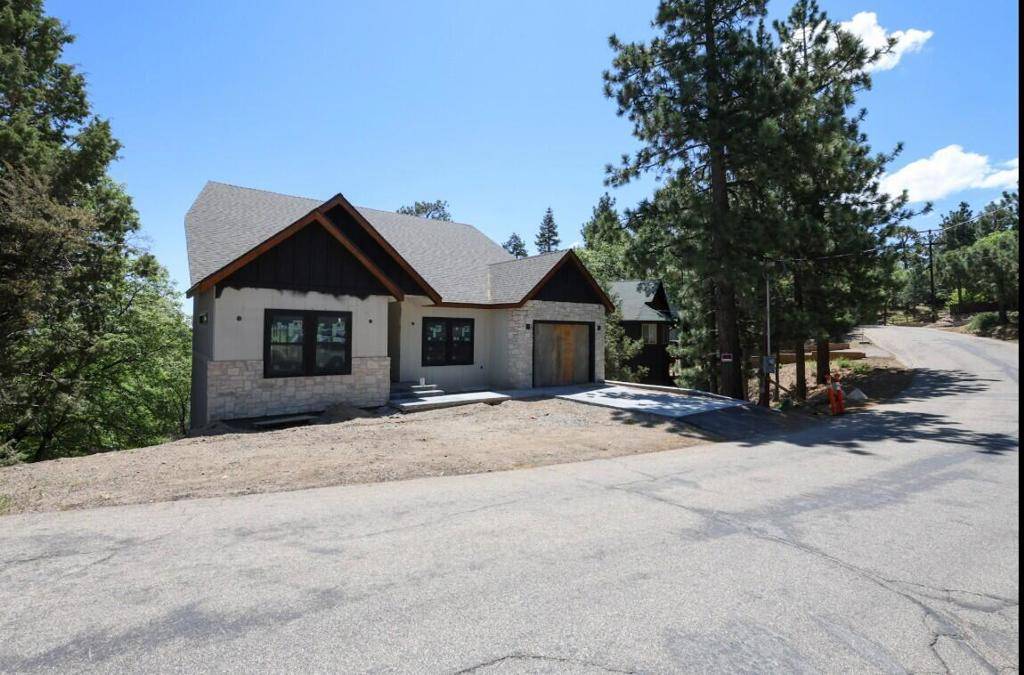 Big Bear, CA 92314,736 Villa Grove AVE