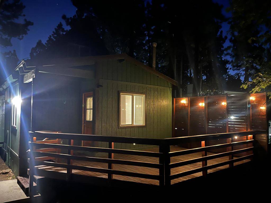 Sugarloaf, CA 92386,317 Spruce LN
