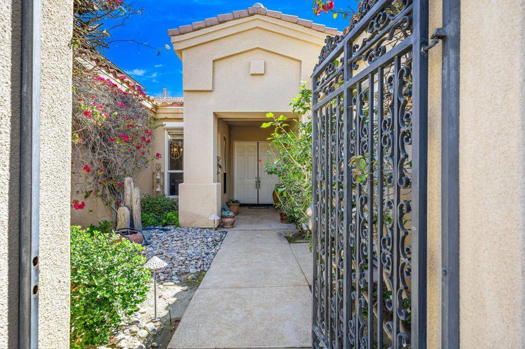 Palm Desert, CA 92260,4 Hillcrest DR