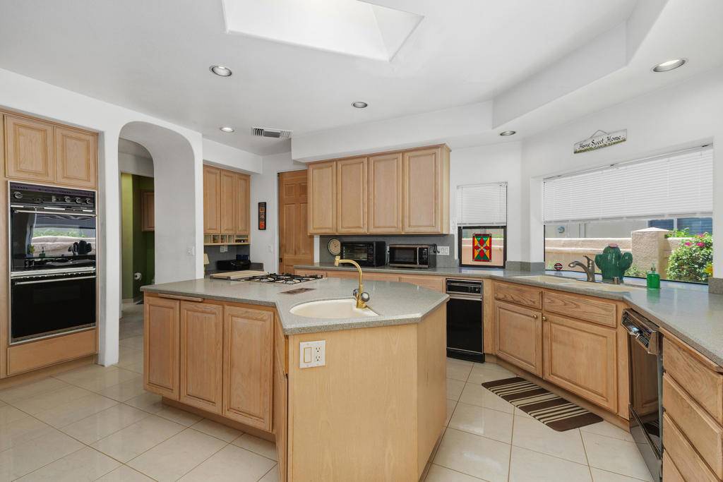 Palm Desert, CA 92211,346 Crest Lake DR