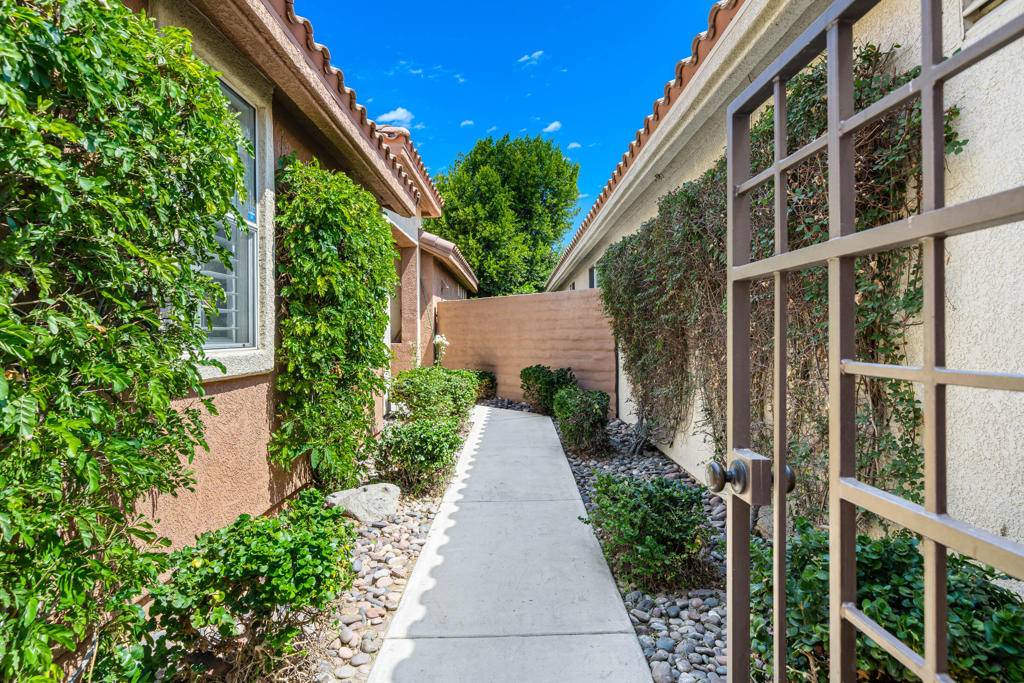 Palm Desert, CA 92211,76660 Kybar RD