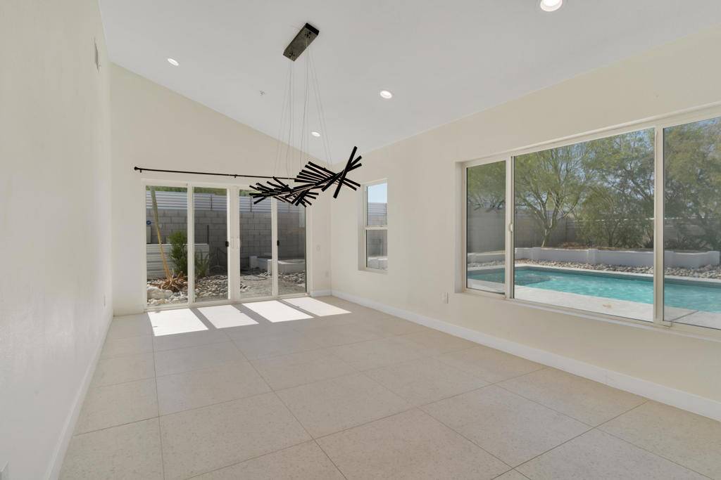 1800 E Joyce Drive DR Palm Springs, CA 92262