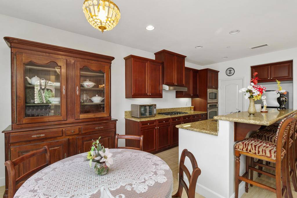 Palm Desert, CA 92260,4176 Via Mattina