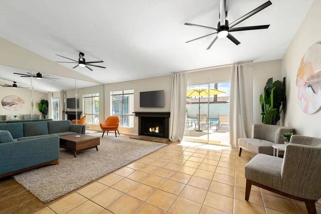 Palm Springs, CA 92264,864 S Mountain View DR