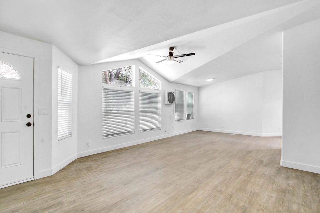 Desert Hot Springs, CA 92240,65977 Cahuilla AVE