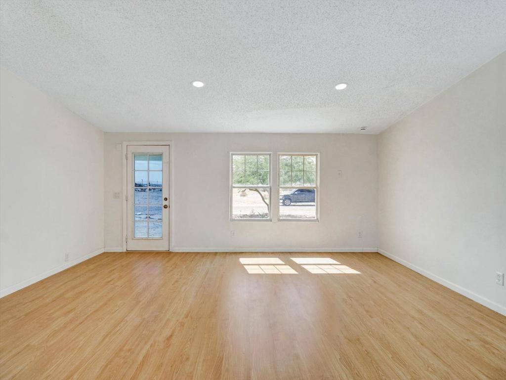 Thermal, CA 92274,2204 Ocean Side AVE