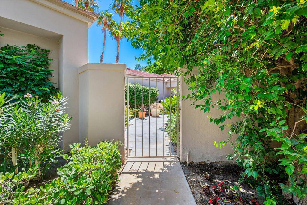 La Quinta, CA 92253,80601 Oak Tree