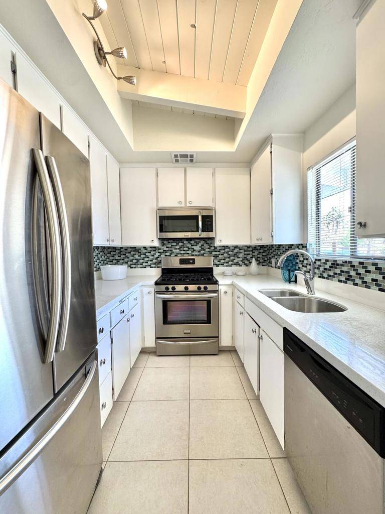 Palm Springs, CA 92264,1900 S Camino Real #D