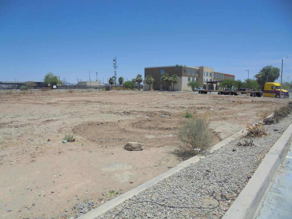Blythe, CA 92225,0 .98 Acres W Wells ST