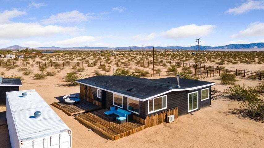 Joshua Tree, CA 92252,1524 Mile Square RD