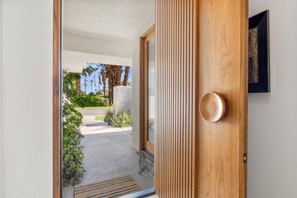 Indian Wells, CA 92210,75465 Montecito DR