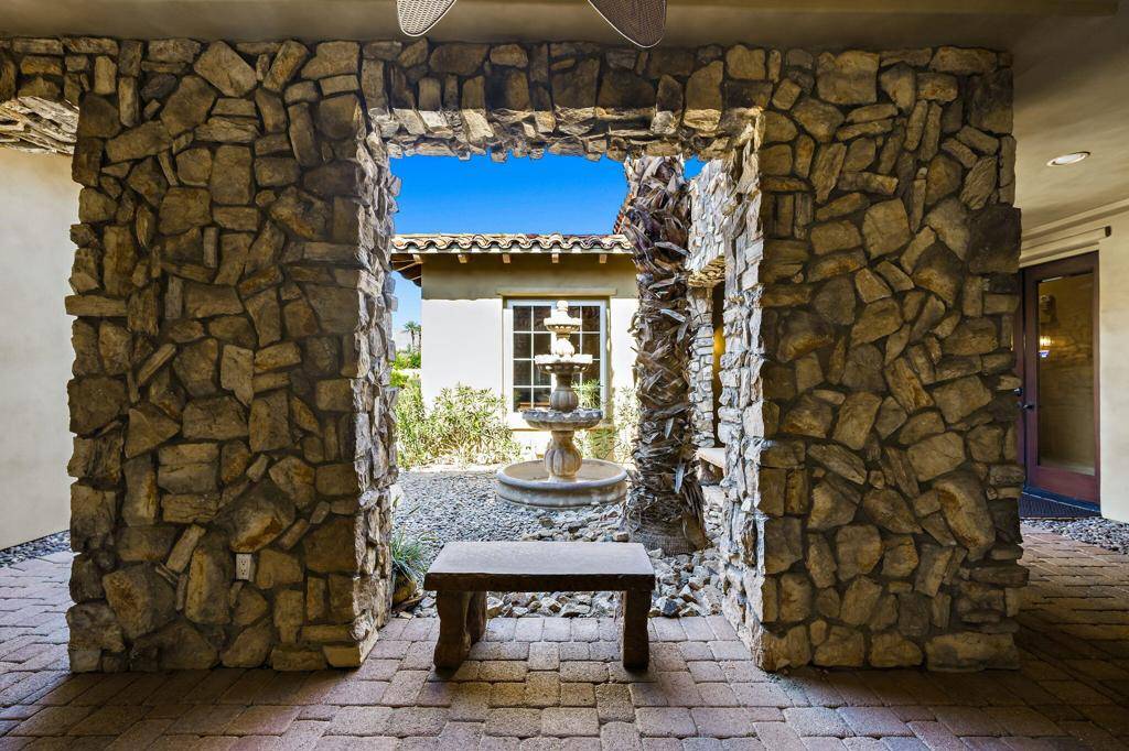 La Quinta, CA 92253,56222 Village DR