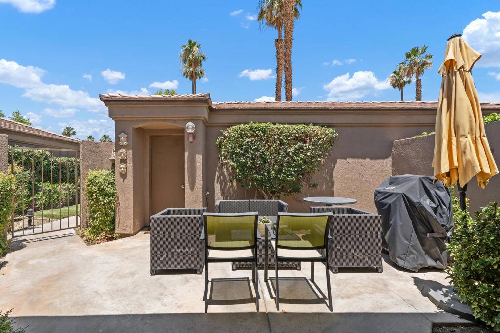 Palm Desert, CA 92211,76237 Impatiens CIR