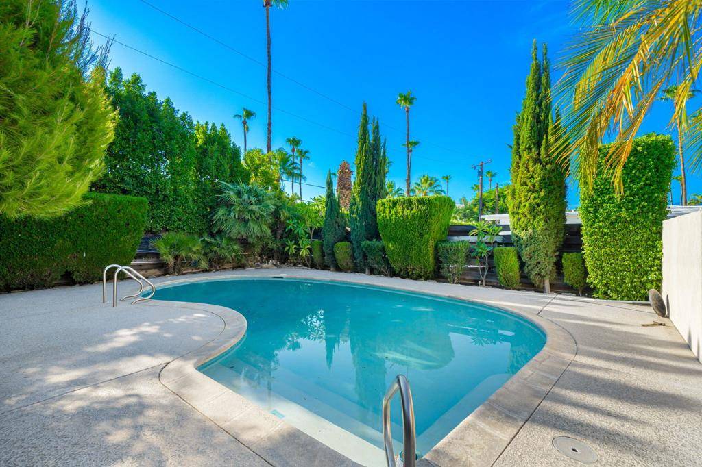 Palm Springs, CA 92262,682 N Monterey RD
