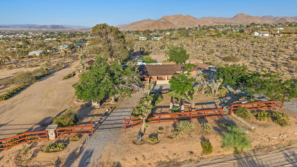 Joshua Tree, CA 92252,6785 Saddleback RD