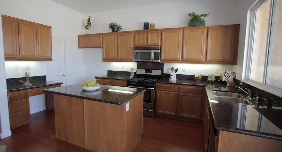 Coachella, CA 92236,86231 Grenache LN