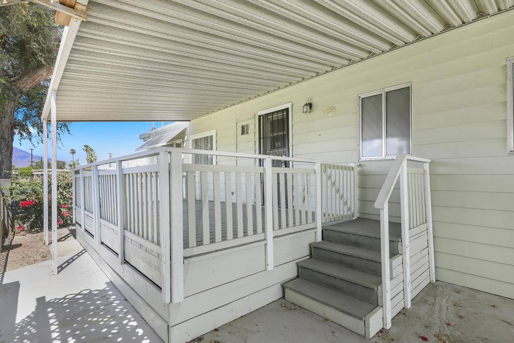 Thousand Palms, CA 92276,33147 Laura DR