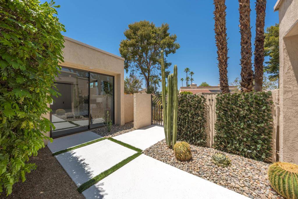 Rancho Mirage, CA 92270,607 Desert West DR