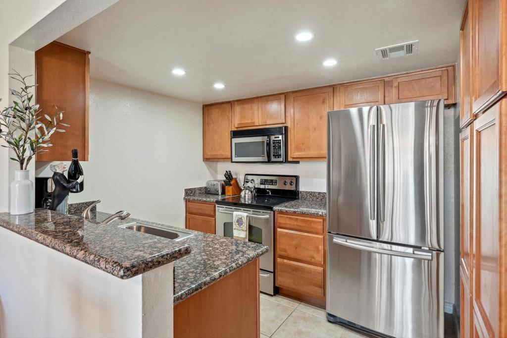 Palm Desert, CA 92211,43376 Cook St #72